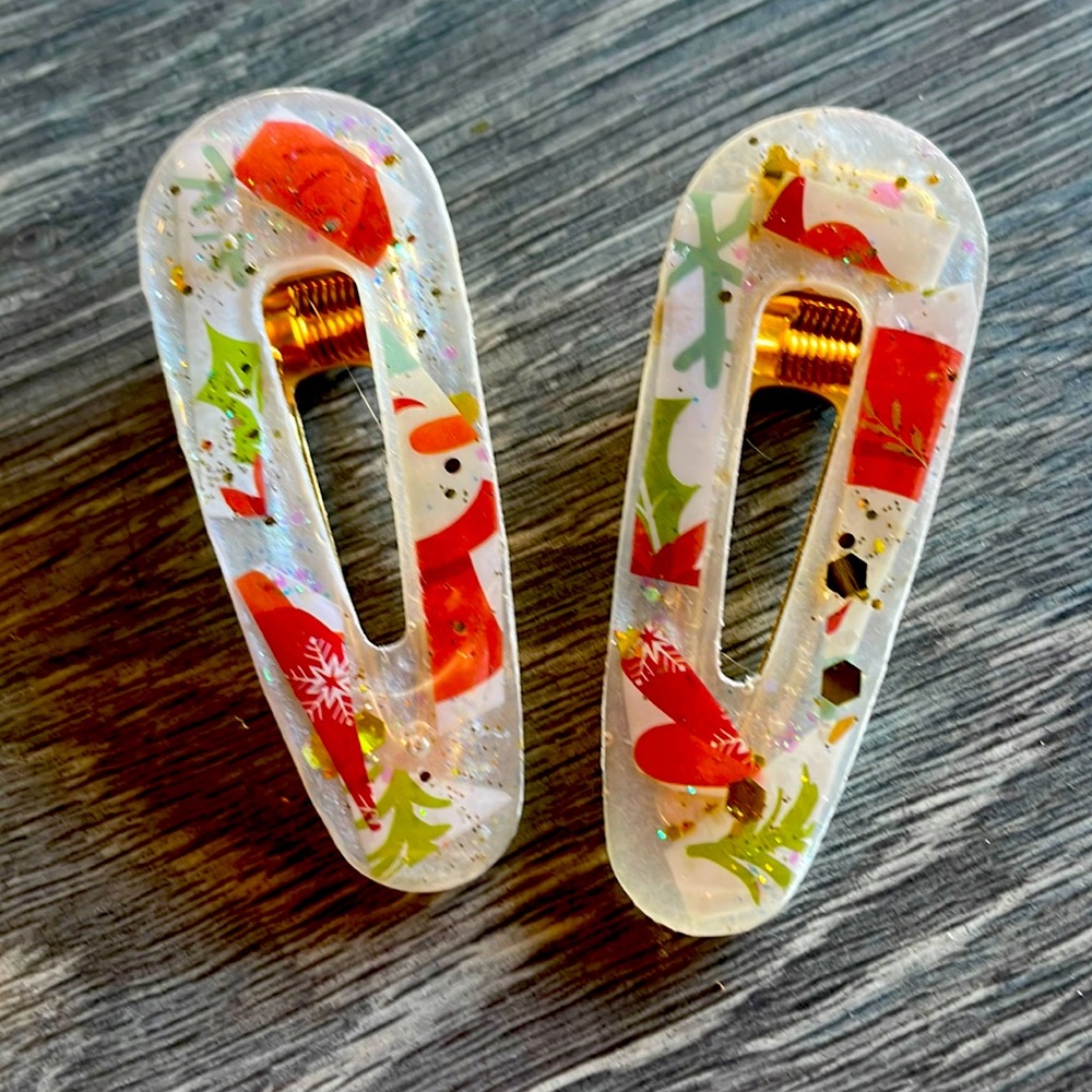 Handmade Festive Holiday 2 set Alligator Hair Clips white frosty
